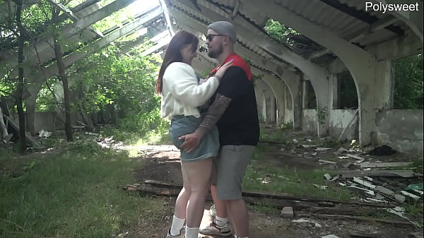 Play MP4 - Hot public pegging in sunny weather