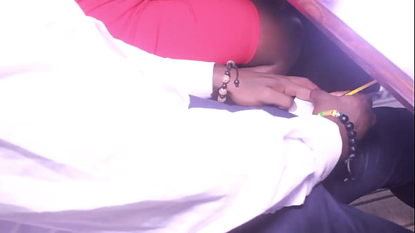 Hot baise rugueuse en gangbang publique en pleine r&eacute;union de conseil municipal du maire d'une ville au cameroun baise en groupe in&eacute;dite avec des grosses bite et grosse fesses