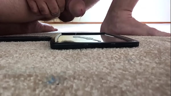 Sucking up my cum again 