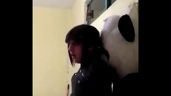 Nickita Eloise y su novio de peluche Gabriel. 