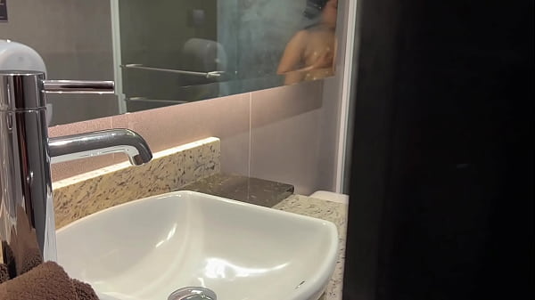 Nonton Mi Hermanastra Caliente Me Deja Follar Su Culo En La Ducha. Cum In Mouth. thumbnail