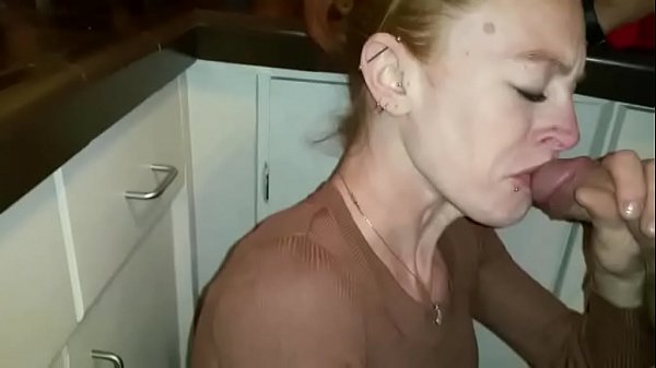 Play MP4 - The tongue