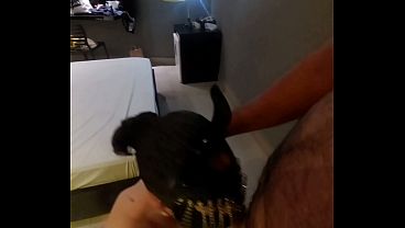 Essa safada chupa com vontade