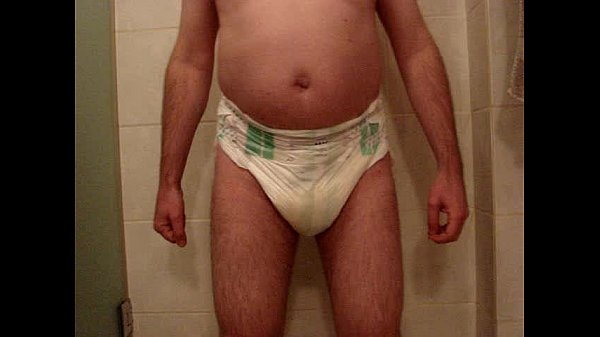 Play MP4 - Pooping my diaper