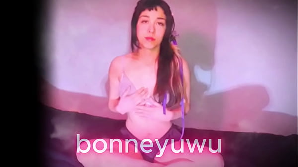 Bonneyuwu - 16:54 turra va a que le hagan masajes y la masturban por puta 