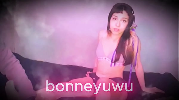 Bonneyuwu 1654 turra va a que le hagan masajes y lamasturban por puta