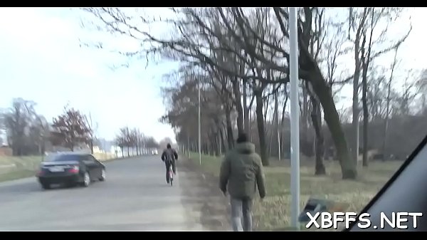 Teen babe gives a boy her pussy 