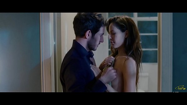 MartinaGarcíay ClaraLago desnudas en La cara oculta