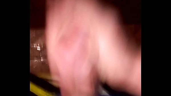 Play MP4 - Novinho batendo e gozando&sol;cabe&ccedil;a rosa