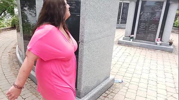 Play MP4 - Homemade amature outdoors&period; Rad Brad Milf gets pussy fucked and throats cock part 1