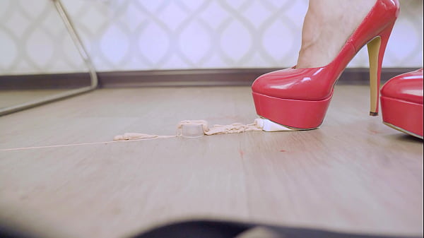 Crush foundation and eye shadow with red high heels 