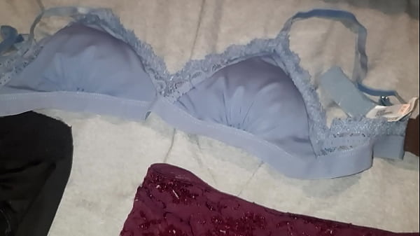 Play MP4 - Me masturb&eacute; con el calz&oacute;n usado guindo de encaje de mi mejor amiga