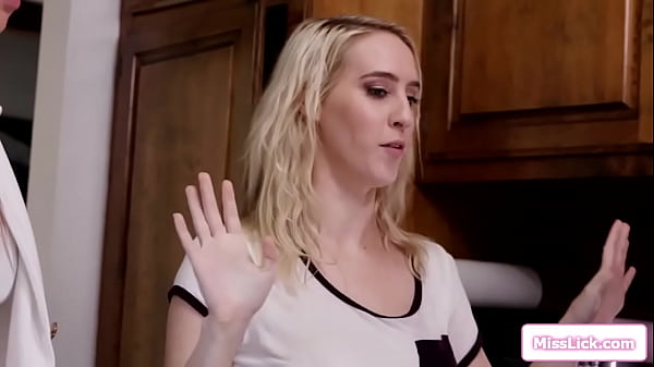 Cleaning ladysquirting in boss her face