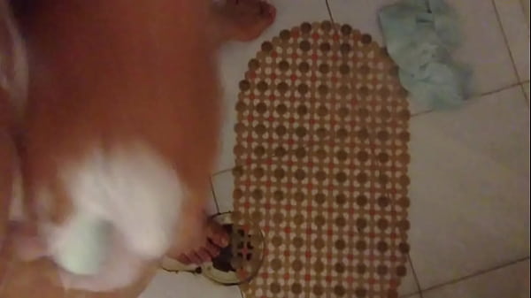 Play MP4 - In the shower