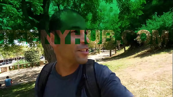 Nonton Finn In Barcelona thumbnail