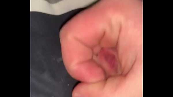 Play MP4 - Macniall04 unloads his balls in bed