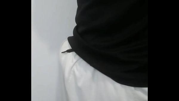 Play MP4 - Tutorial de como andar de pau duro na rua