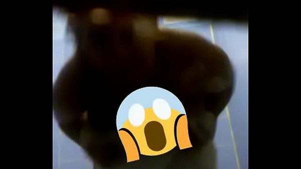 un sexy baile_en la ducha bañandome