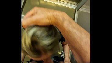 Risky cumshot in my mouth in the hotel elevator