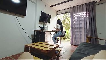 Nonton Primera Parte Amigo Desempleado Me Est&aacute; Follando, No Me Deja En Paz Hasta Que Le Chupe La Polla Y Se Corra En Mi Cara... Que Rico thumbnail