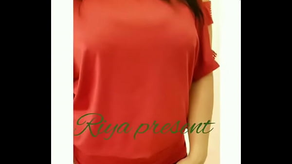 Desi Cute Bhabhi shows her boobs to client {myhotporn.com} 