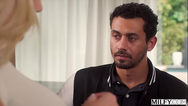 Play MP4 - MILFY Anal hungry mom Savannah seduces her stepson's friend