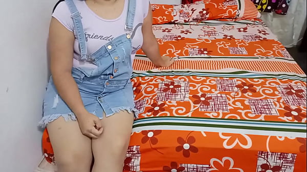 Play MP4 - Dinero para la chica de la limpieza&colon; me gusta ofrecerle dinero a la que limpia mi departamento para follar&comma; ella siempre dice que no pero despues se traga toda la polla y toma el dinero