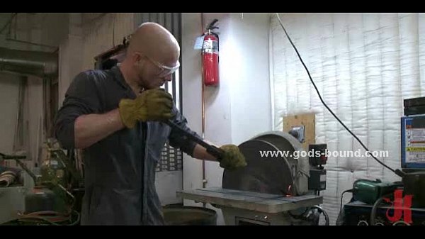 Play MP4 - Hard men mess with the wrong person