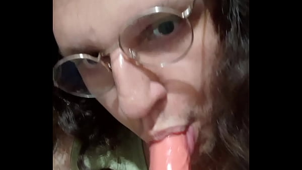 Chupando Uma Rola Dura Sem Frescuras thumbnail