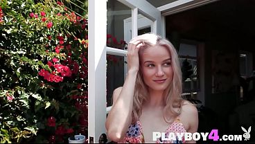 Nonton Sexy Babe Roxy Shaw Revealed Her Stunning Body After Hot Striptease thumbnail