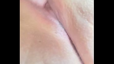 Close up de mi co&ntilde_o gordo y penetraci&oacute_n con dedos - POV Solo Female