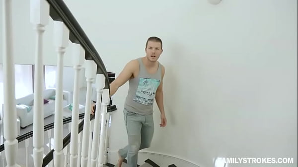 Play MP4 - Vanna Bardot In Real Hot Dog hunger