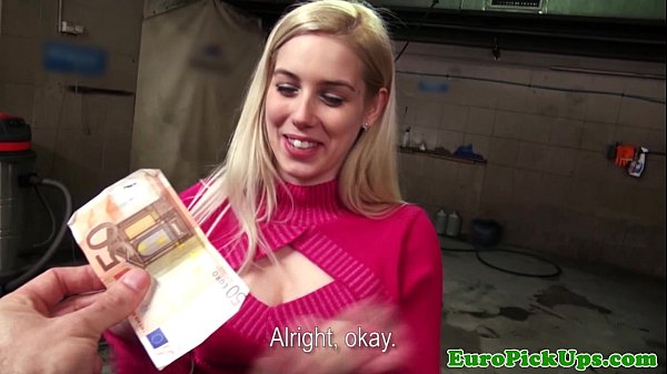 Play MP4 - Cute picked up blonde flashes the camera