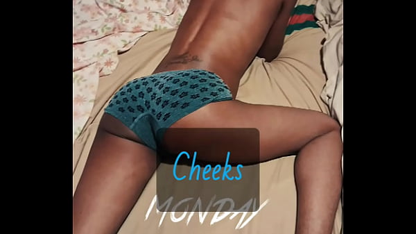 Play MP4 - Booty Cheeks