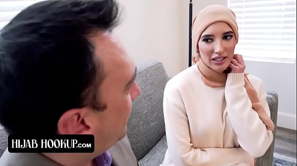 Hijab Hookup - Gorgeous Babe With Hijab Goes On Blind_Date And Gets Her Tight Pussy_Stretched