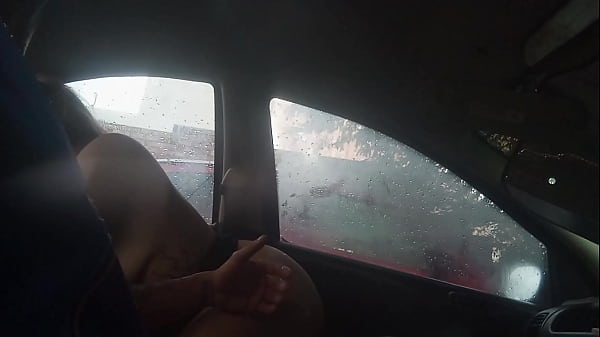 Play MP4 - JOVENCITA CACHONDA ENTREGA EL CULO AL MEJOR AMIGO DE SU NOVIO CUANDO LE DIO UN AVENTON A SU CASA - SEXO EN EL COCHE