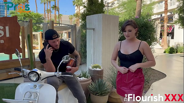 Play MP4 - Trailer The Pros Ep 16&colon; Sports Agent goes after the QB