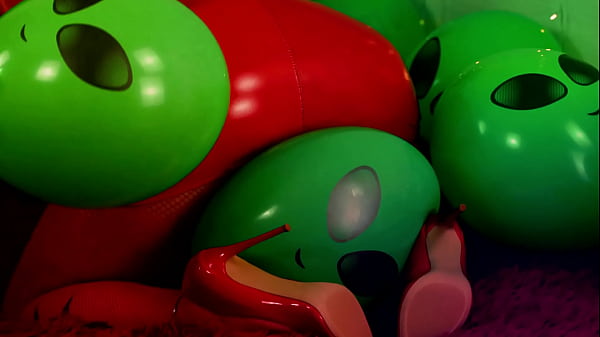 Pussy fuck and balloon fetish foodsplosh kinky milfs have pervert sex 