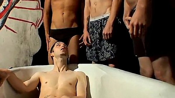 Standing Naked Porn First Time Frat Piss: Kaleb Scott! thumbnail