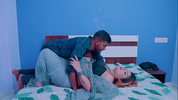 Desi wife cheated her husband and also caught on spot for the fucking