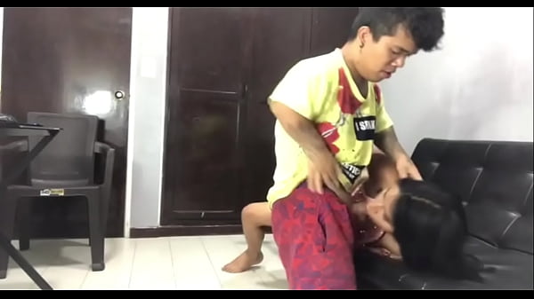 Play MP4 - contrato tecnico para que me haga una revisi&oacute;n al computador y termina revisando las cavidades de mi vagina