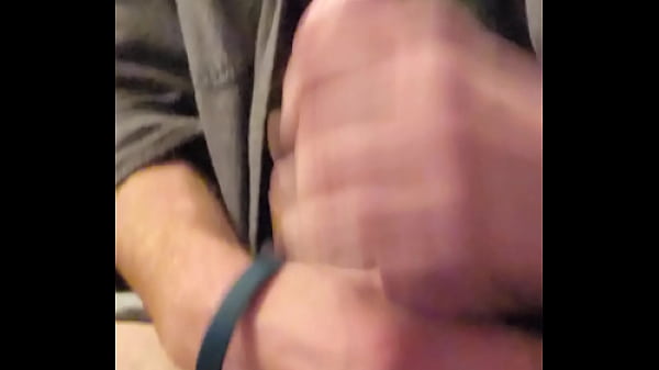 Play MP4 - Bullcock cumming