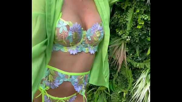 Nonton S&eacute;rie Photo Au Couleur De L'&eacute;t&eacute;. Accessible En Entier Et En Porn Pour Tous ... thumbnail