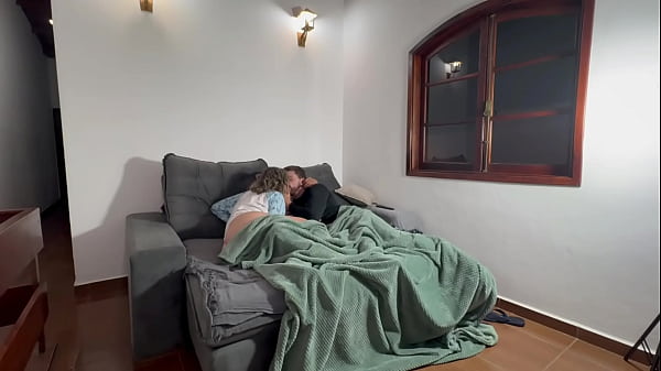 Fudendo A Esposa Enquanto O Corno Assistia. - Parte I thumbnail