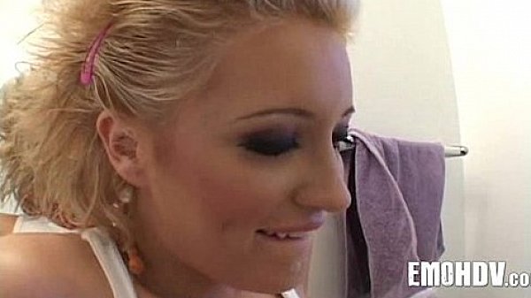 Nonton Emo Goth Slut 318 thumbnail