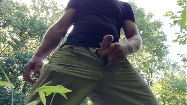 Play MP4 - Public jerkoff at the park cum went everywhere hopefully nobody saw