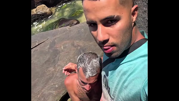 Twink Branquinho Pediu Pra Parar E O Dotadao Meteu Mais Forte E Sem Camisinha / White Twink Asked To Stop And The Gifted Put It Harder And Without A Condom thumbnail