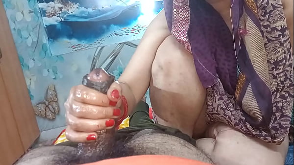 Play MP4 - Virgin girl make sex relation with her boyfriend when she was alone her room