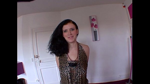 Play MP4 - Elle a de gros besoin de sexe et se fait enculer &excl; French amateur