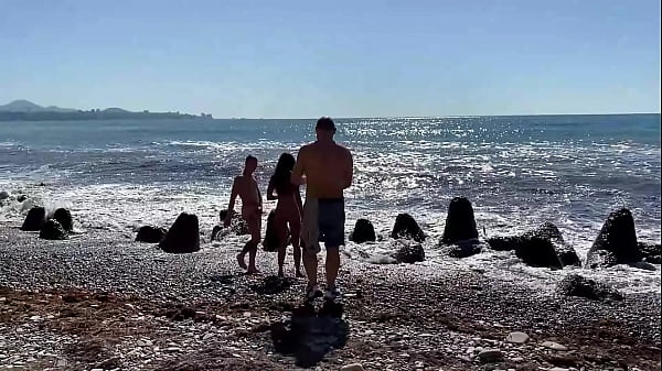 four fishermen caught a mermaid and_decided to shove their huge cocks_in her gills